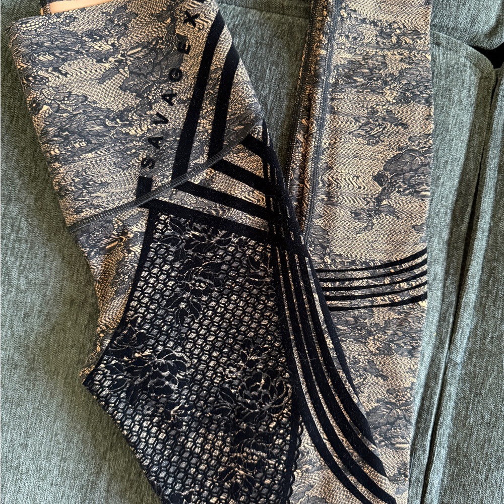 Black and Beige Patterned Leggings